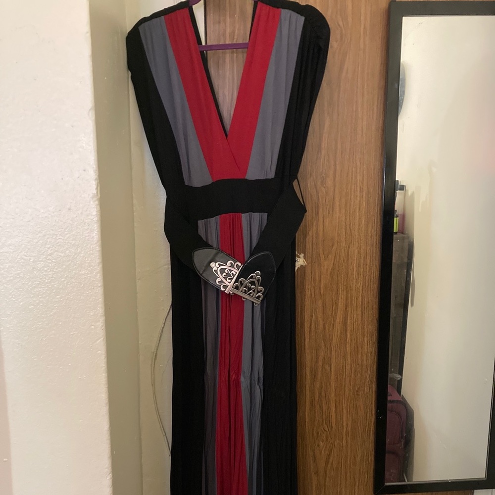 Sleeveless dress
